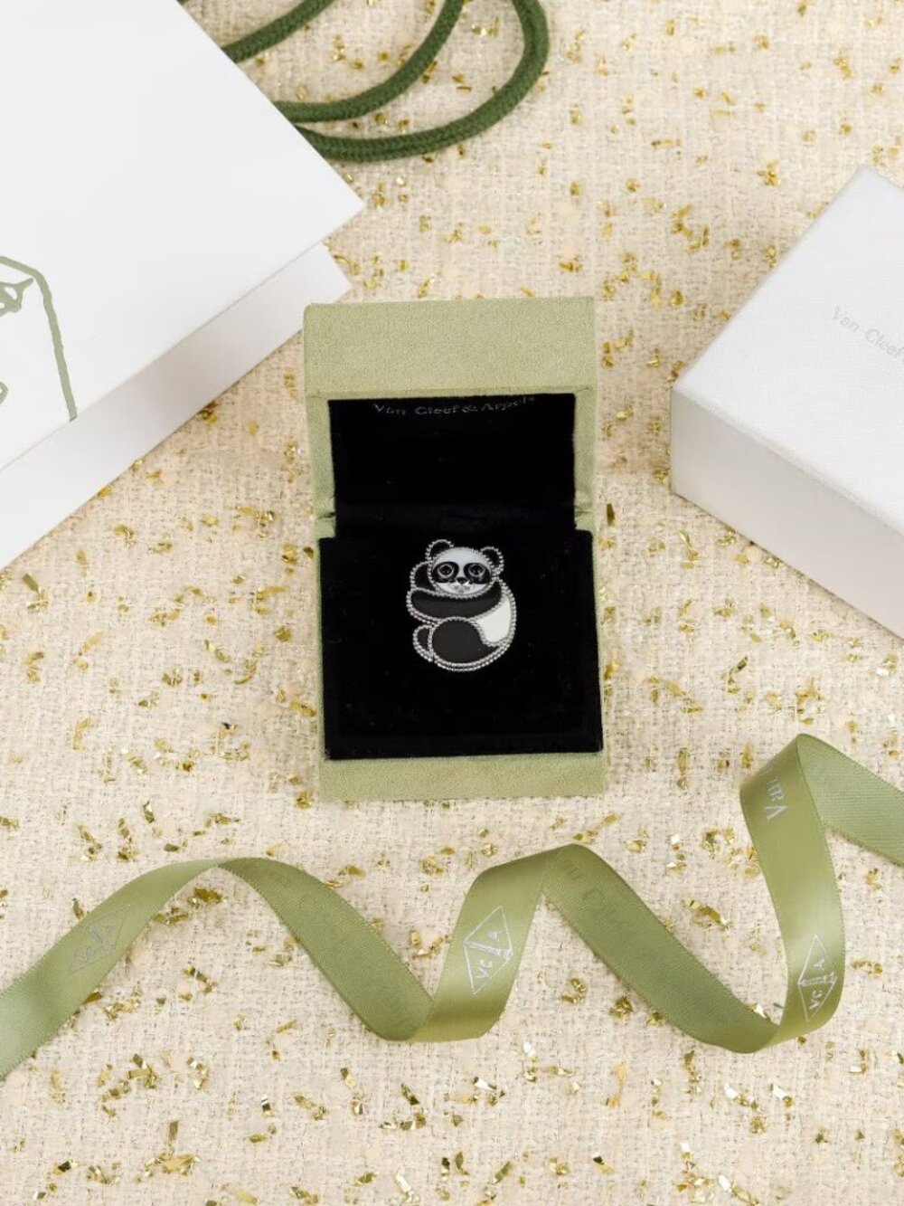 Van Cleef & Arpels Lucky Animals Panda clip